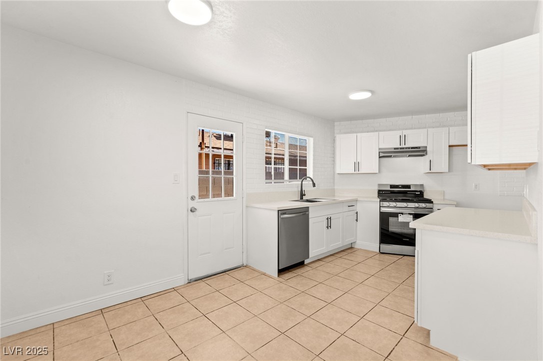 5285 Hillsboro Lane