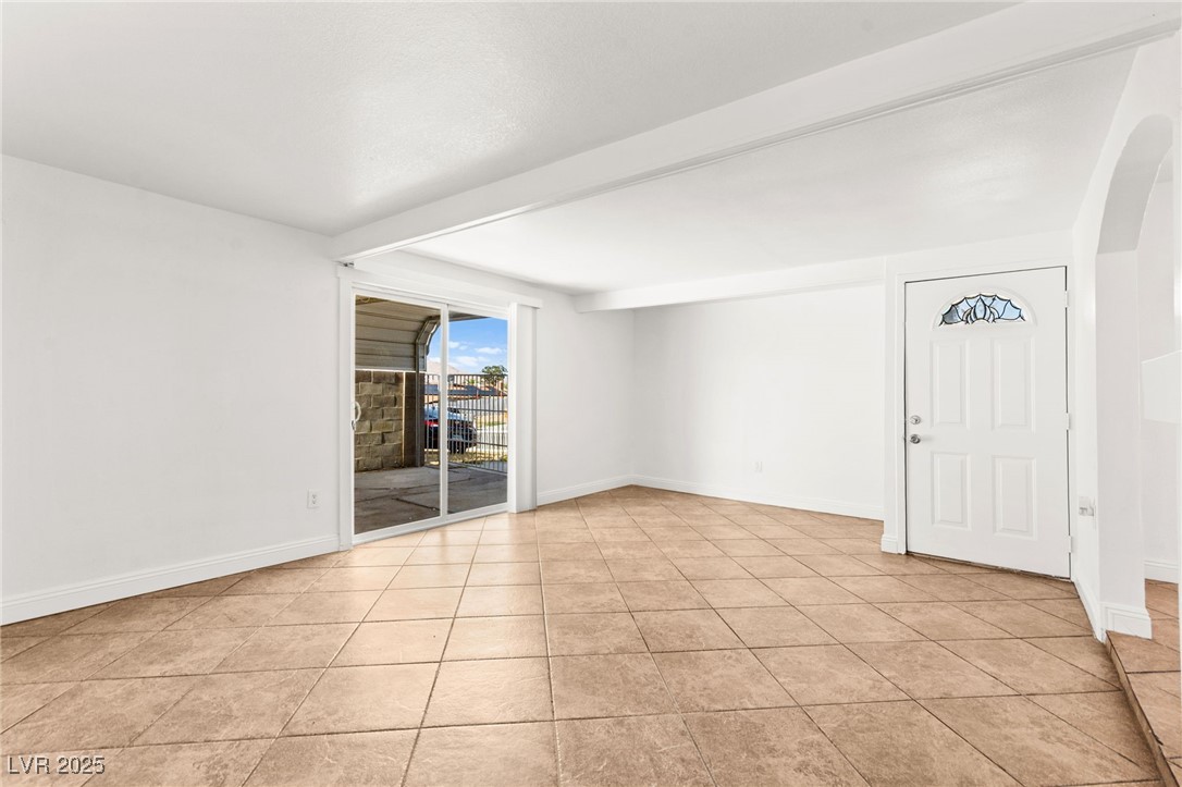 5285 Hillsboro Lane