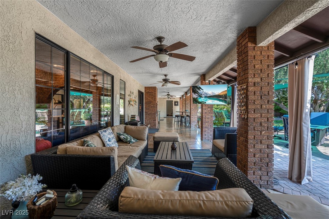 3219 South Torrey Pines Drive