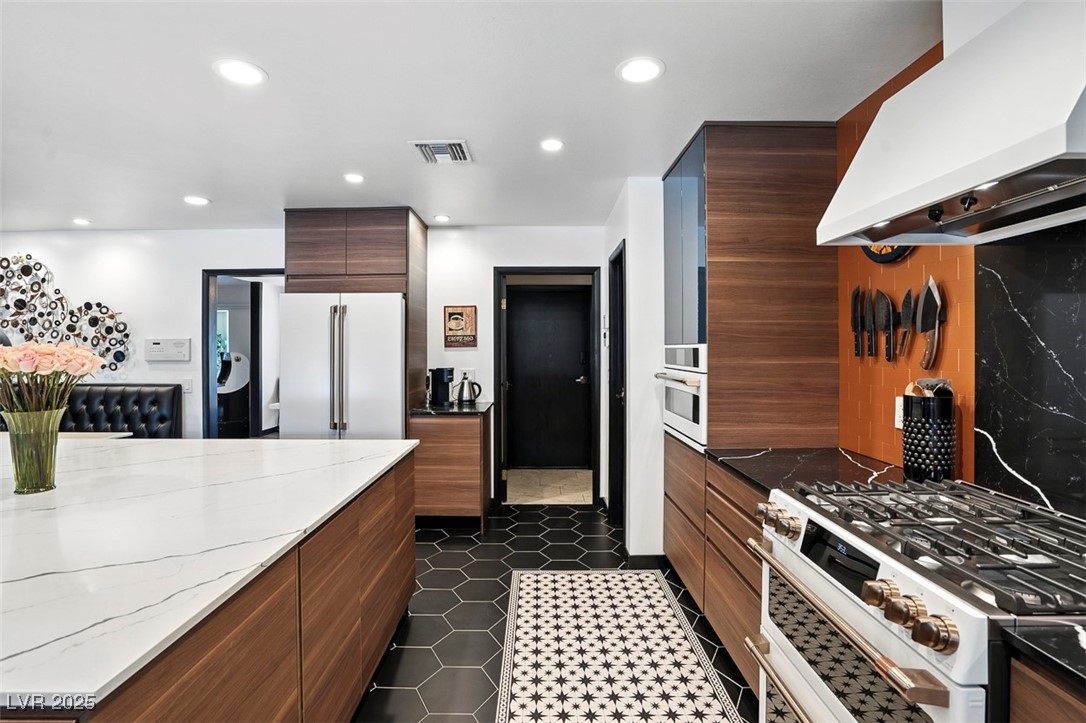 3219 South Torrey Pines Drive