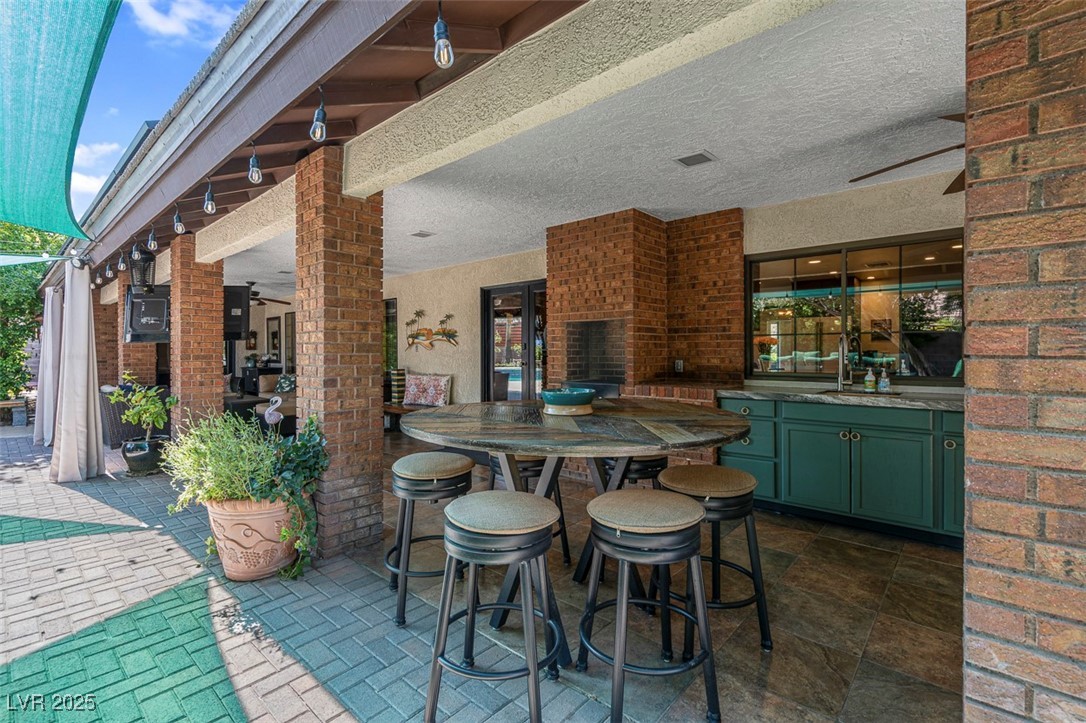 3219 South Torrey Pines Drive