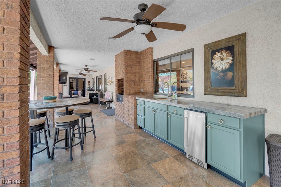 3219 South Torrey Pines Drive