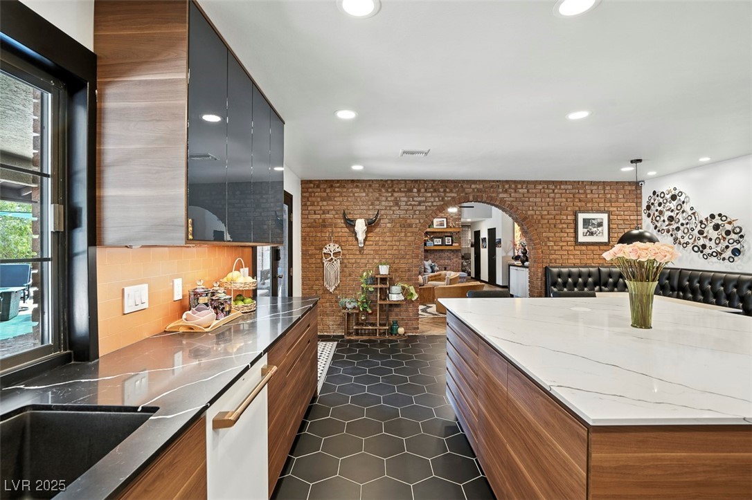 3219 South Torrey Pines Drive