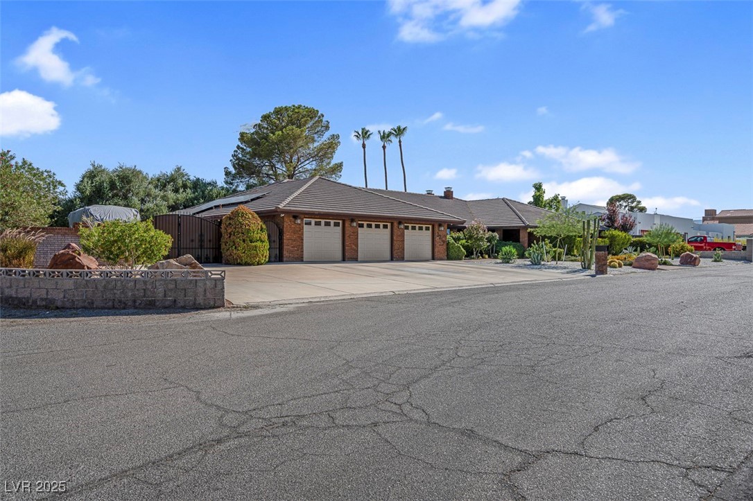 3219 South Torrey Pines Drive