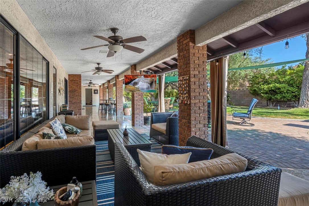 3219 South Torrey Pines Drive