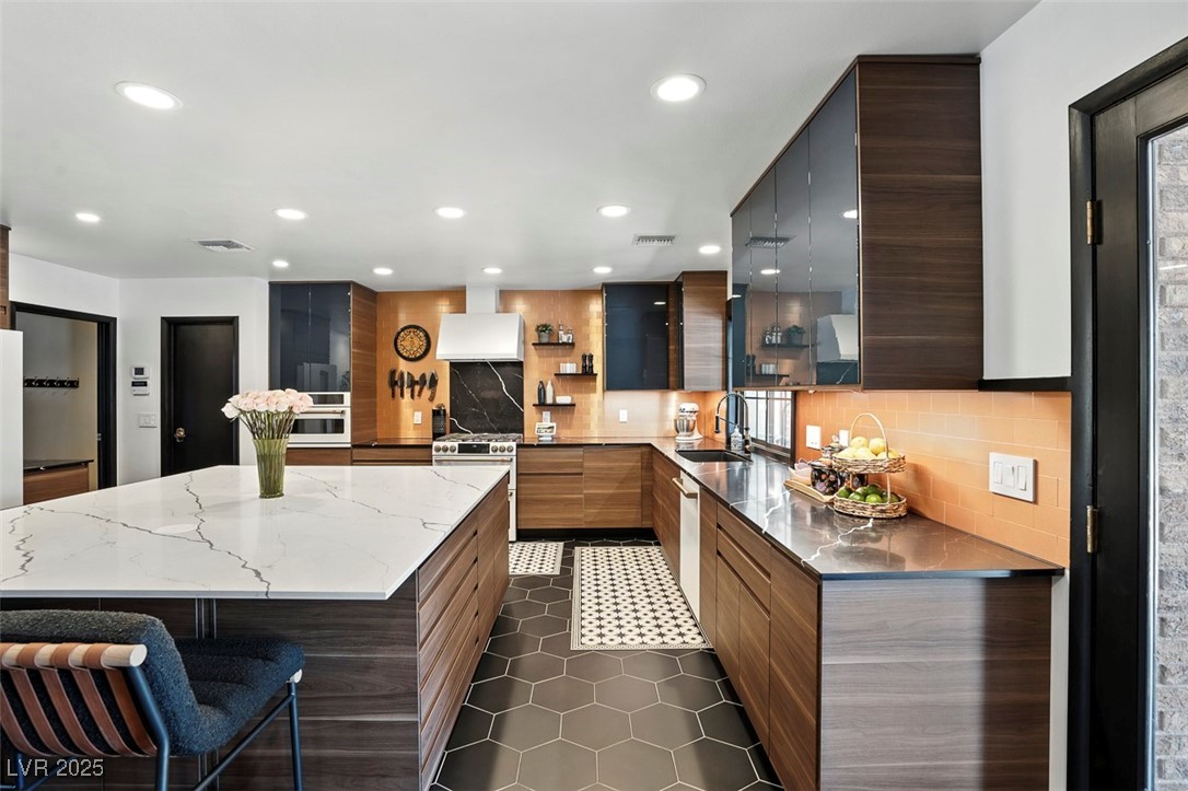 3219 South Torrey Pines Drive