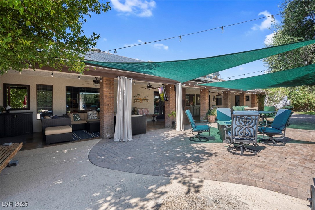 3219 South Torrey Pines Drive