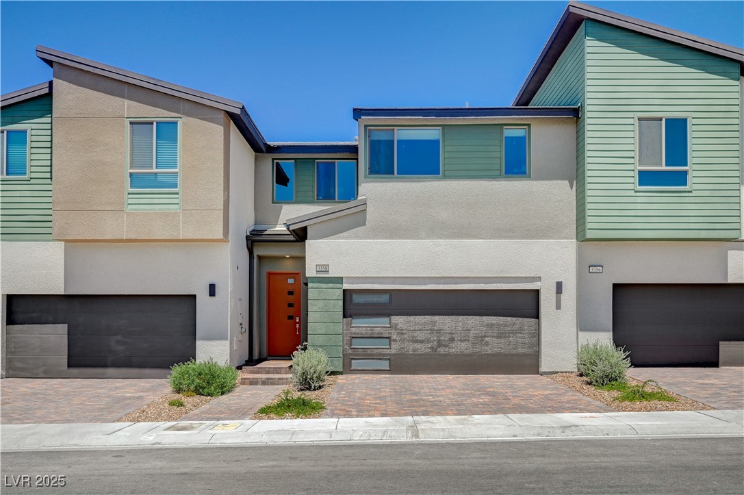 3358 Via Strada Street