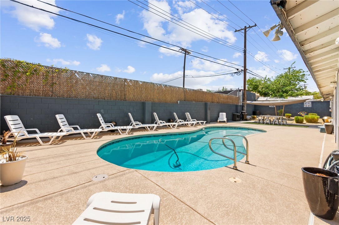 1531 Commanche Drive