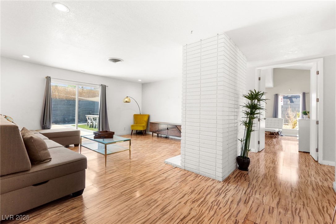 1531 Commanche Drive