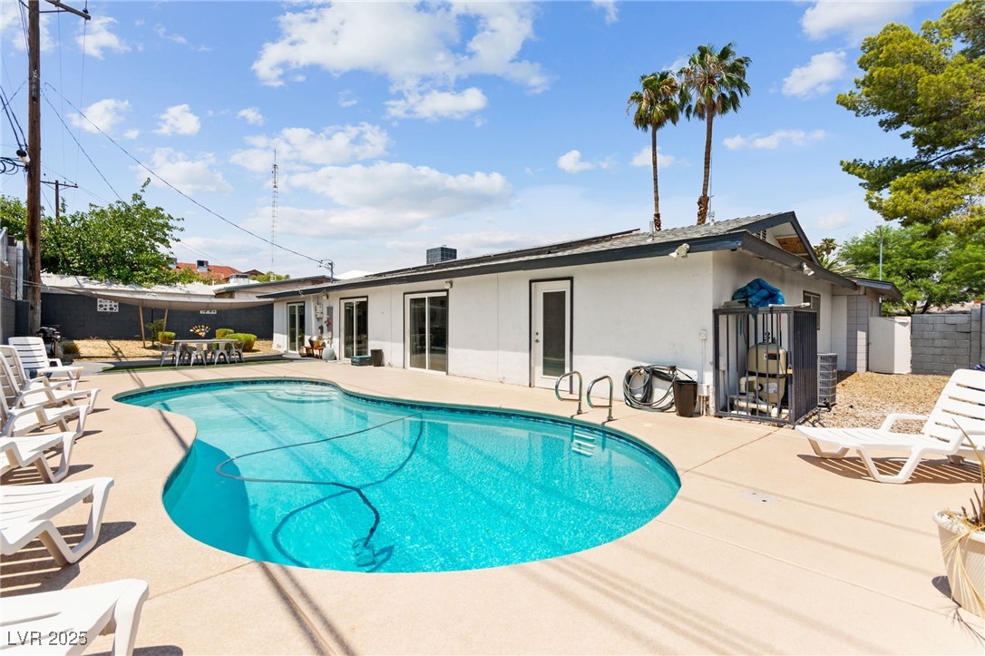 1531 Commanche Drive