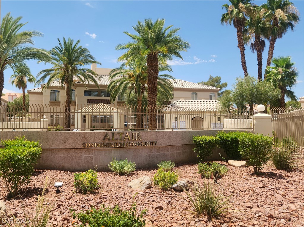 7400 West Flamingo Road 2033