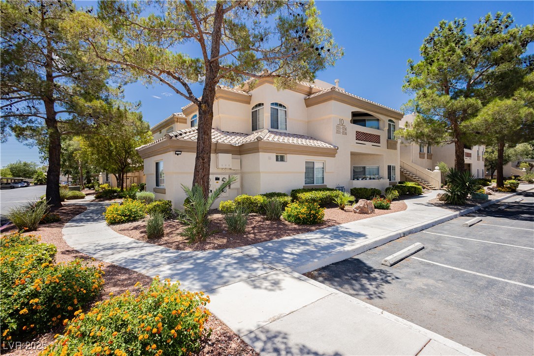 7400 West Flamingo Road 2033