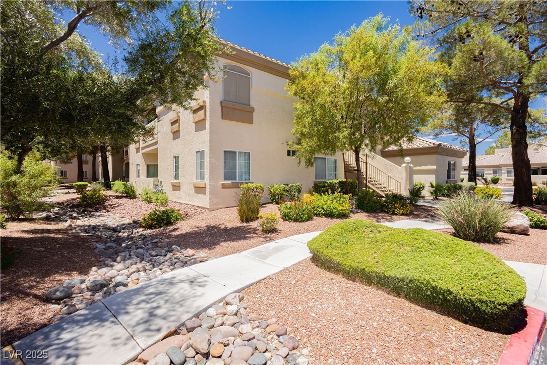 7400 West Flamingo Road 2033