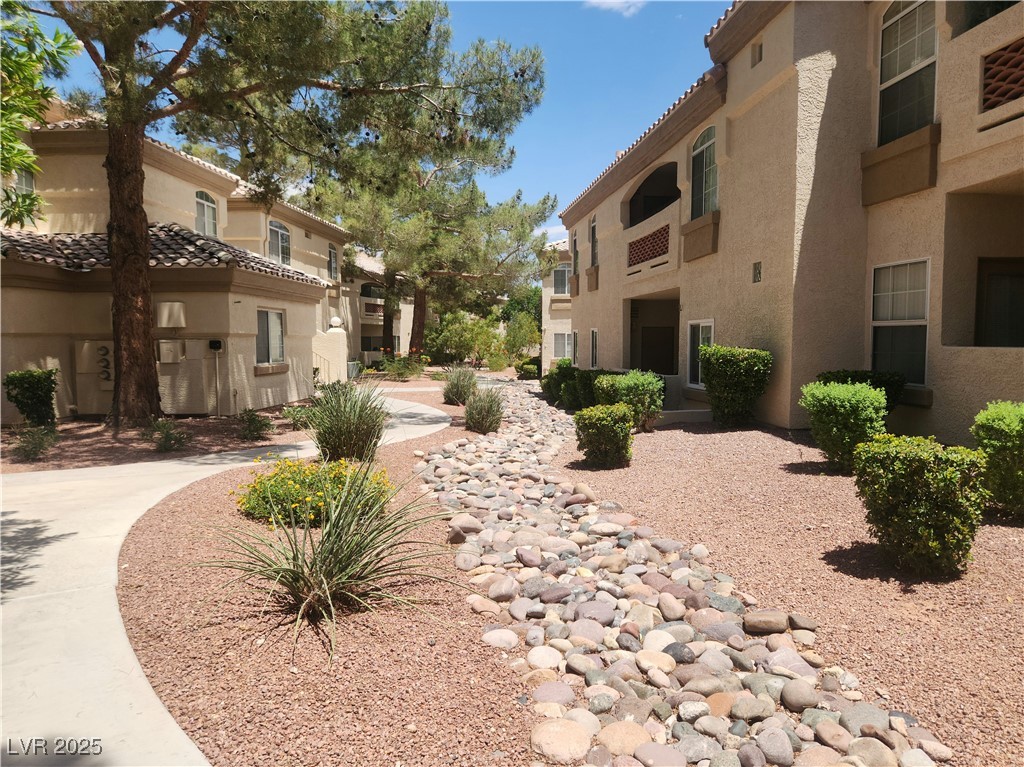 7400 West Flamingo Road 2033