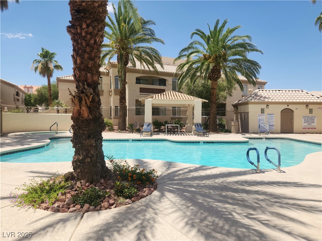7400 West Flamingo Road 2033