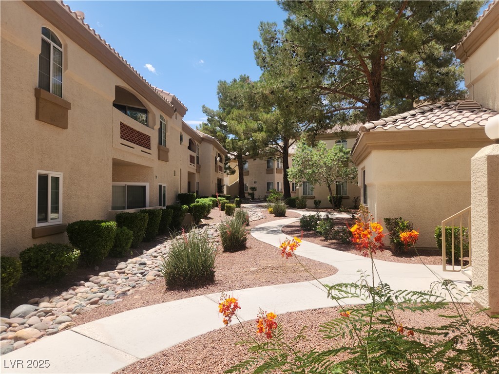 7400 West Flamingo Road 2033