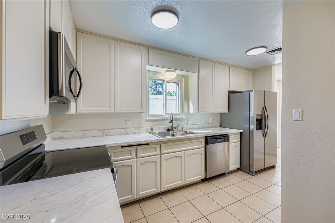 639 Pecos Way