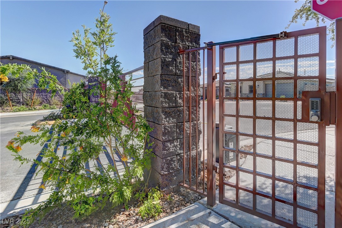 289 Aravalli Crest Street