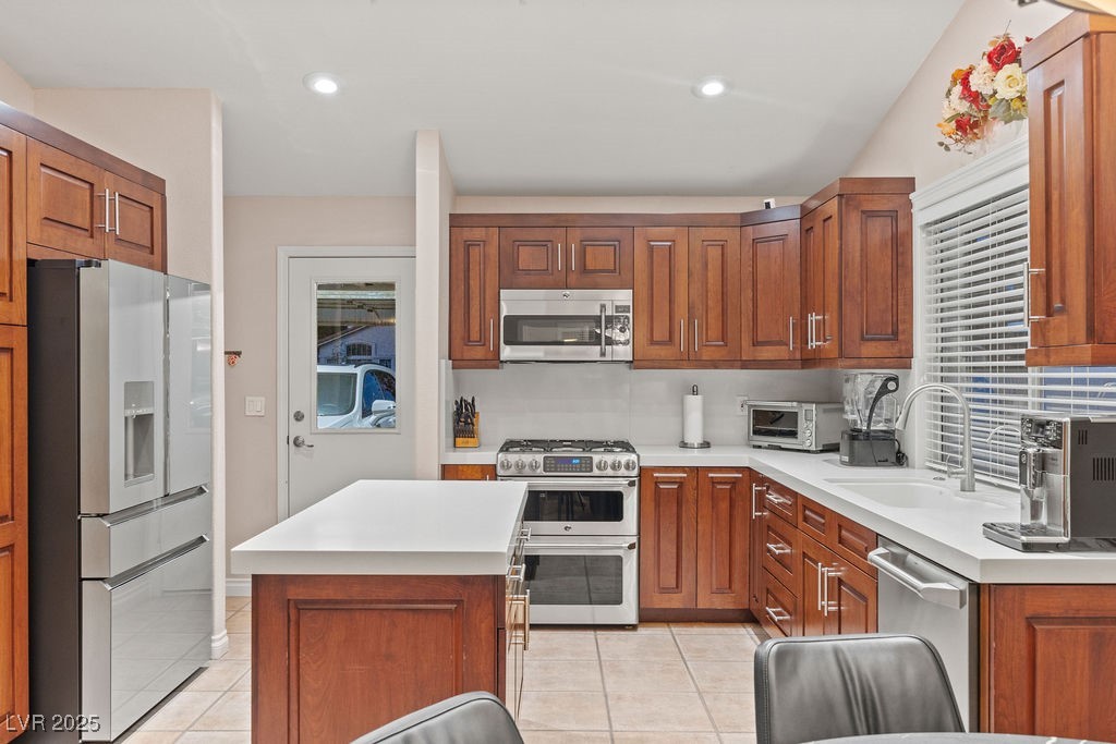 7815 Sunnyside Circle