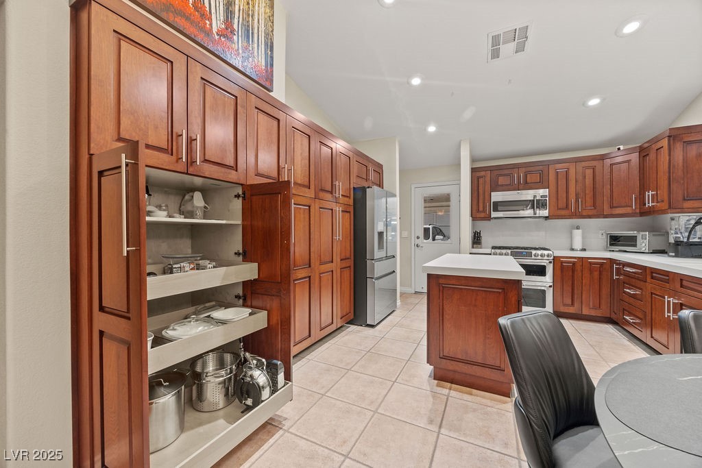 7815 Sunnyside Circle