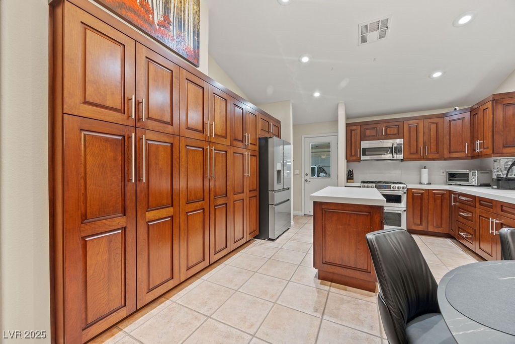 7815 Sunnyside Circle