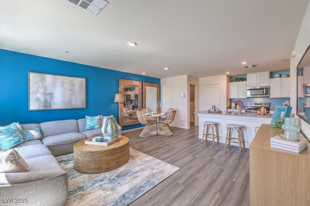 6148 Hibiscus Garden Street 166
