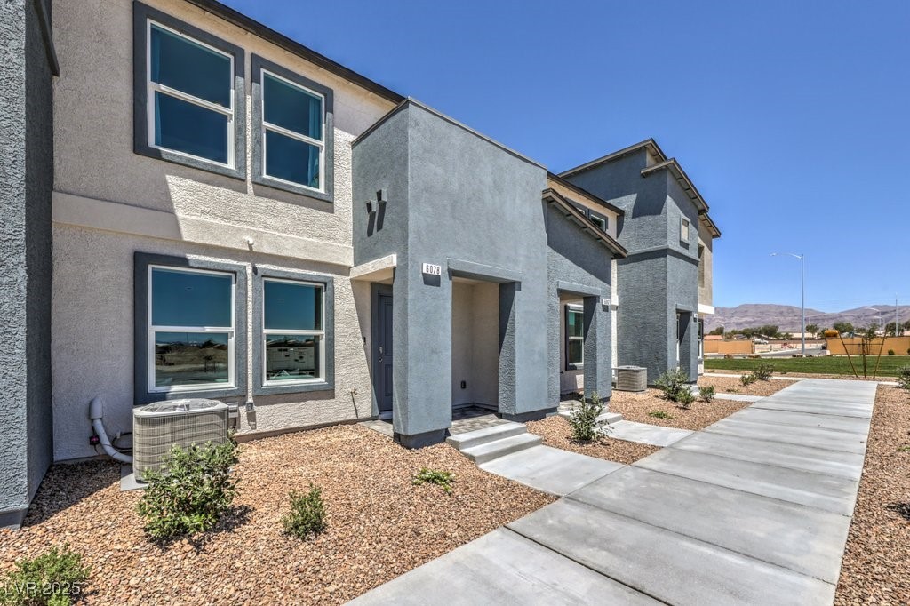 6148 Hibiscus Garden Street 166