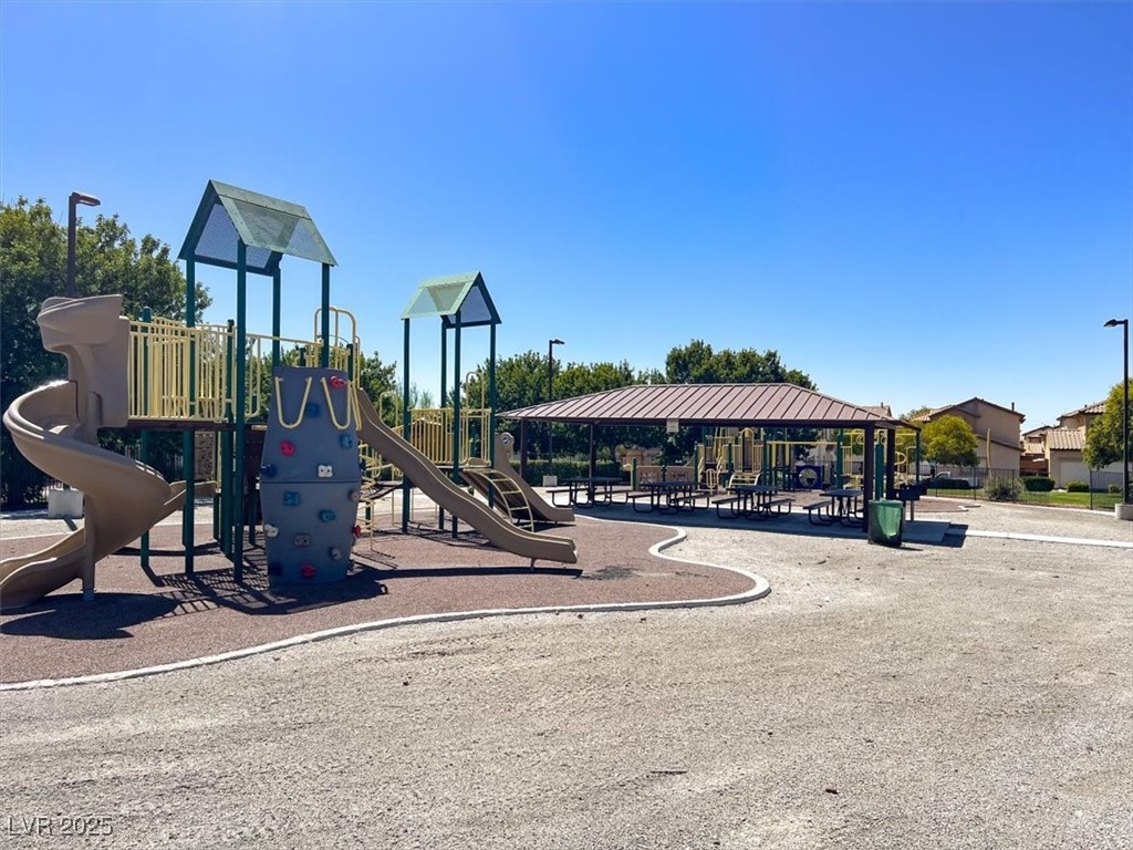 1011 Shades End Avenue