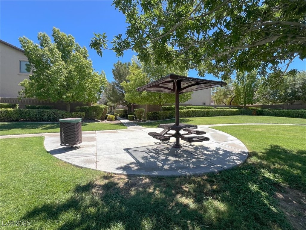 1011 Shades End Avenue