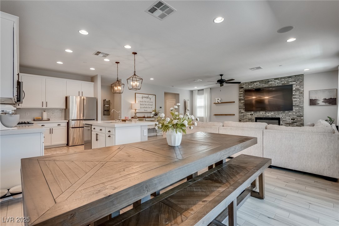 9925 Topaz Peak Court