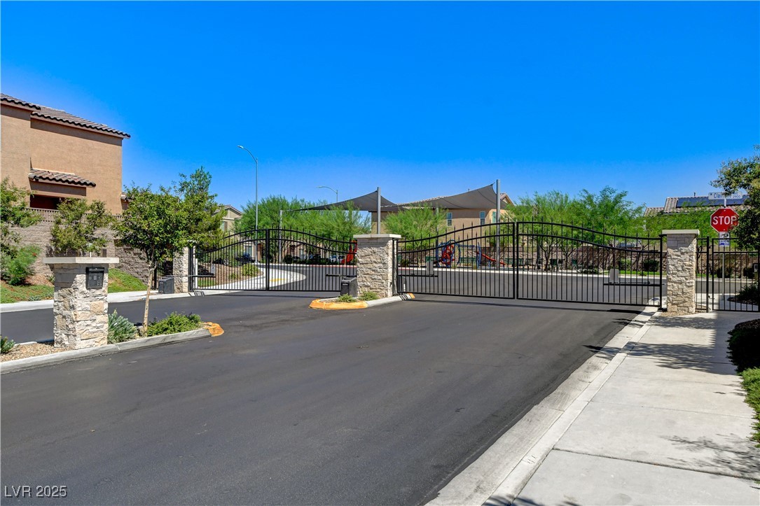 2918 Woodbourne Avenue