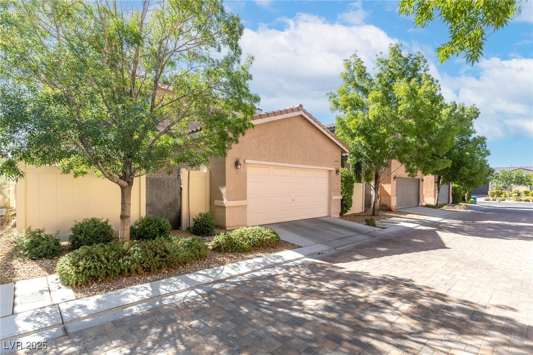 1866 Montefiore Walk