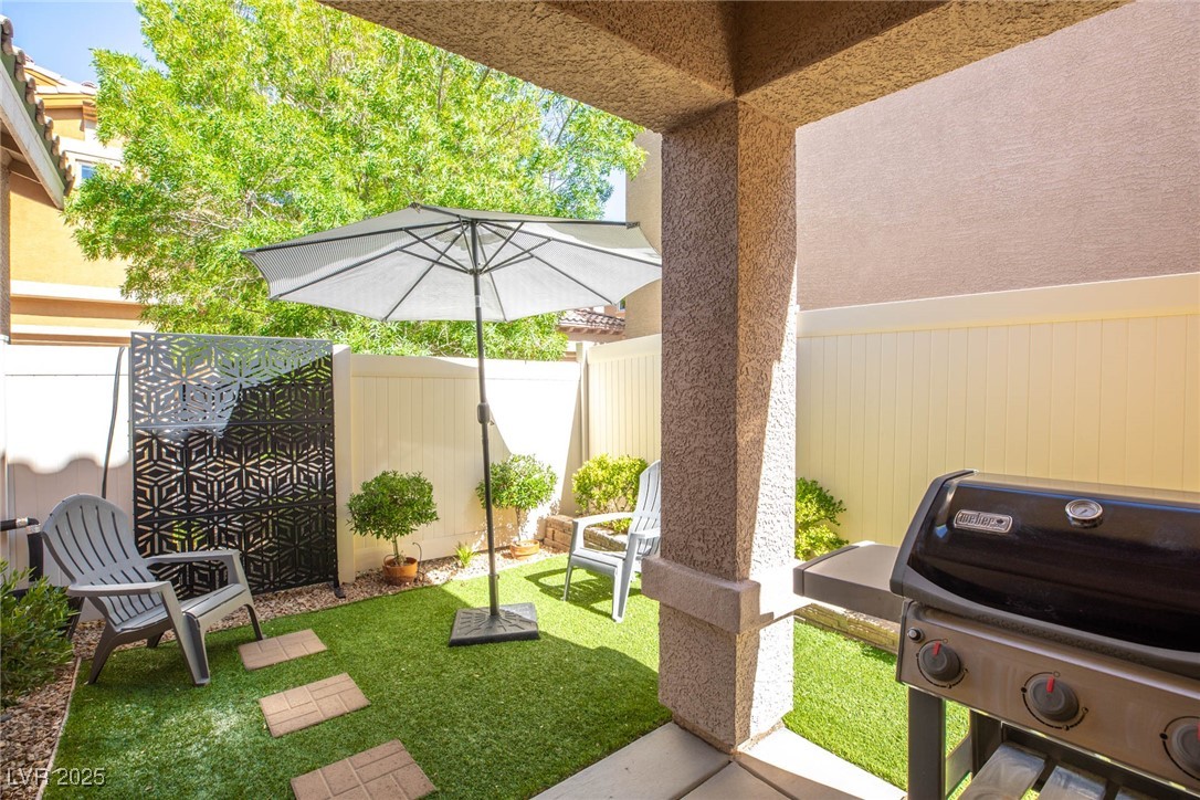 1866 Montefiore Walk