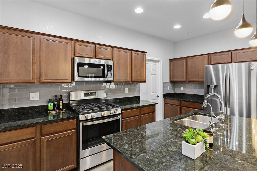 1866 Montefiore Walk