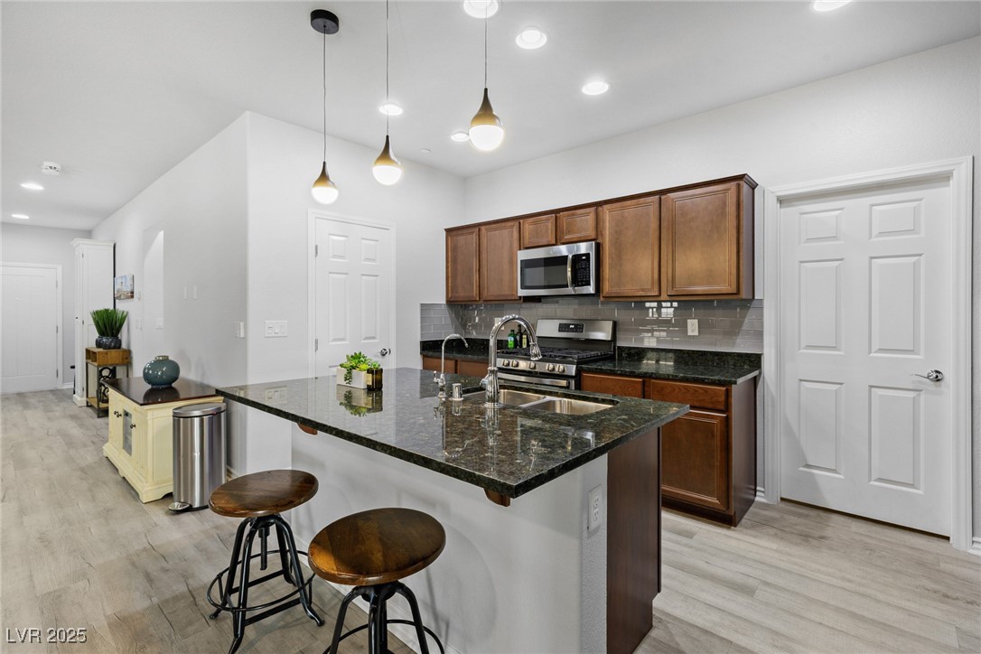 1866 Montefiore Walk