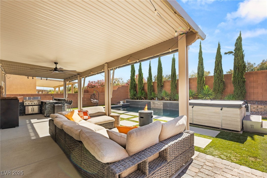 9621 Paraiso Springs Street