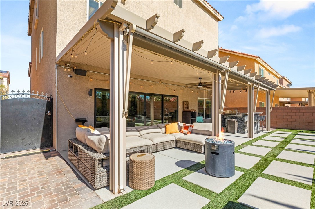 9621 Paraiso Springs Street