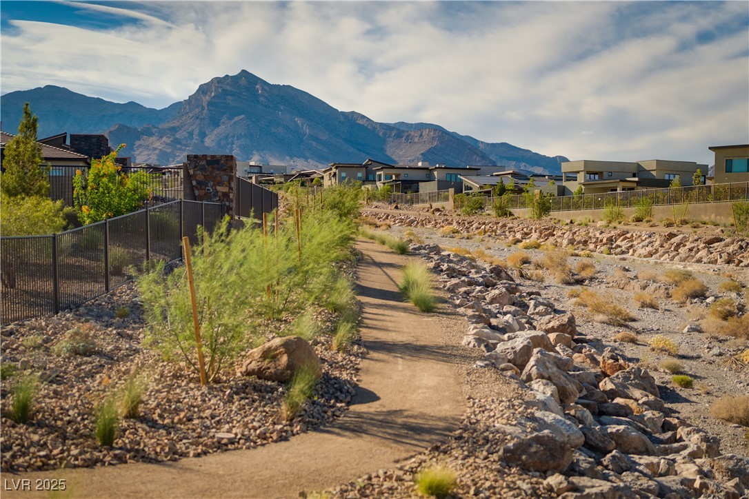 12438 Heritage Bend Drive