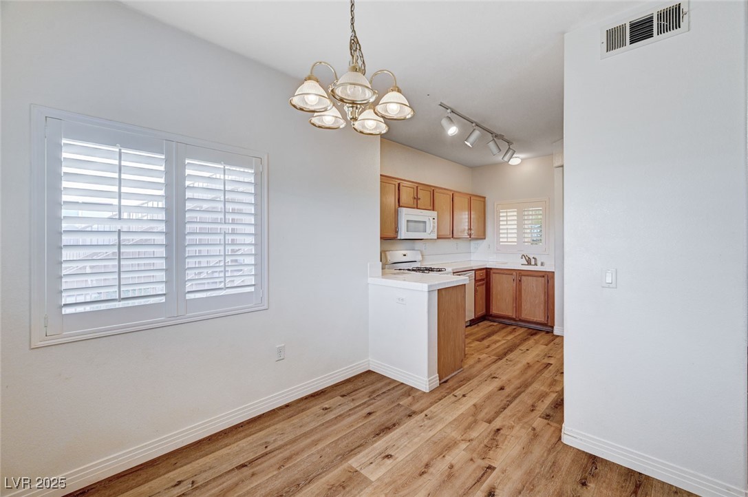 1050 East Cactus Avenue 1035