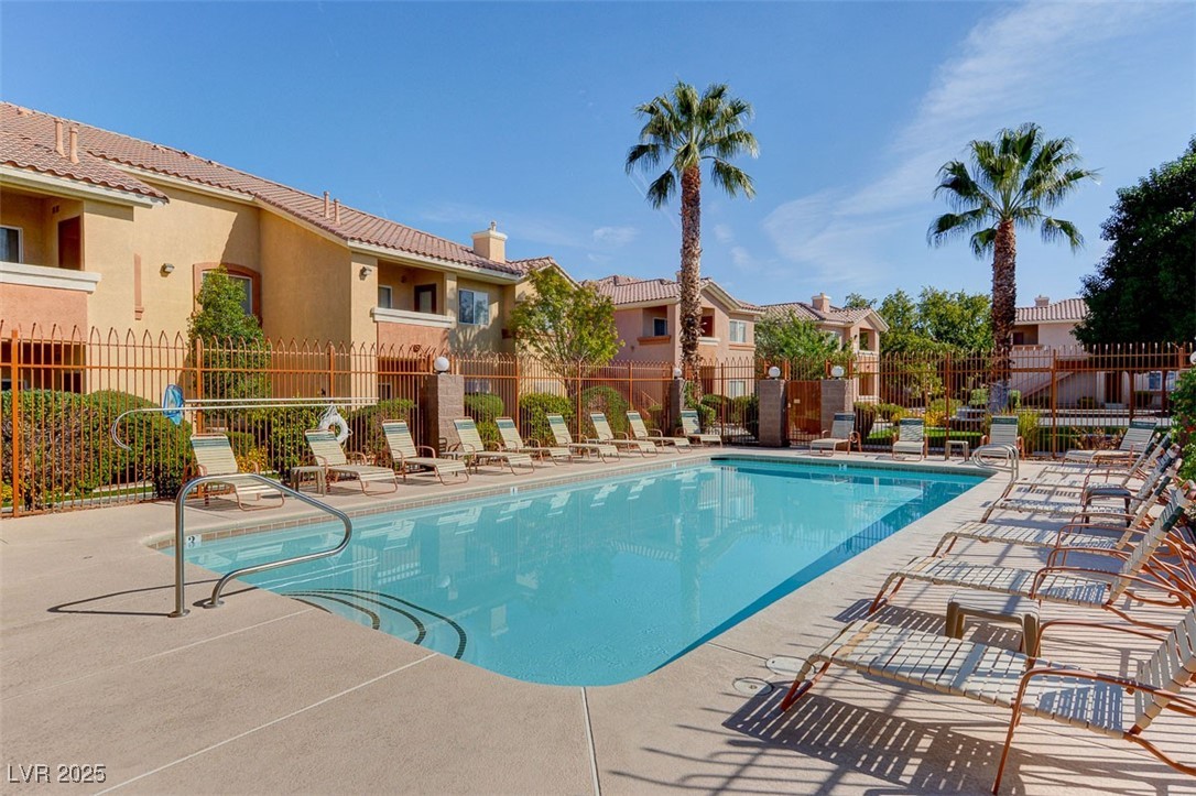 1050 East Cactus Avenue 1035
