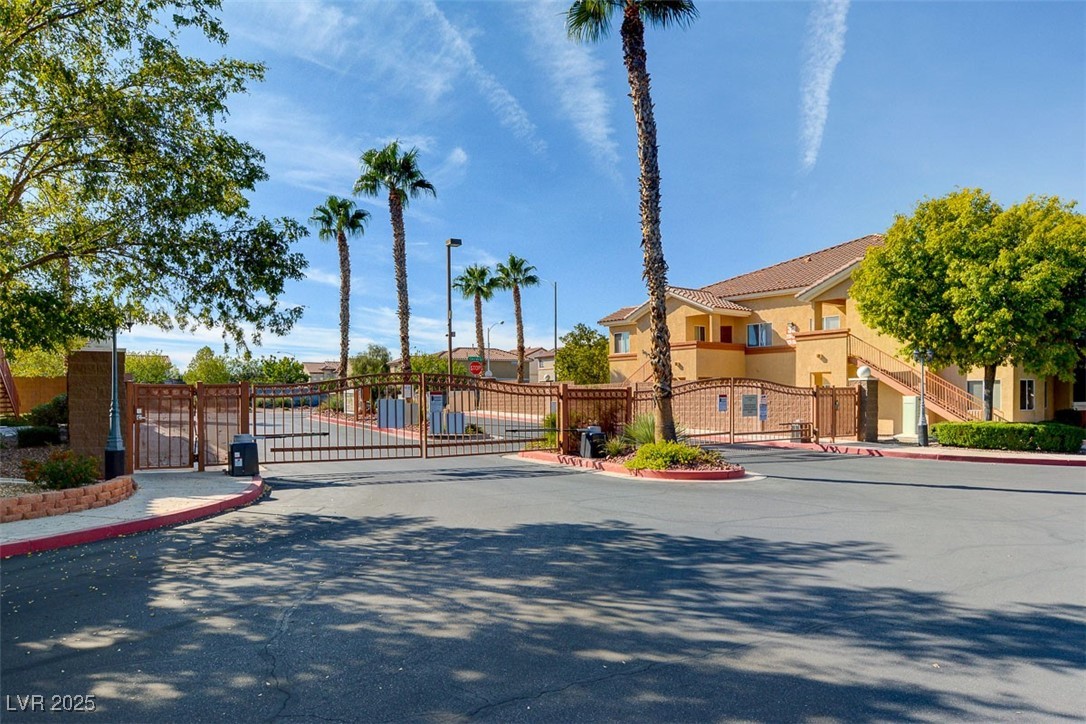 1050 East Cactus Avenue 1035
