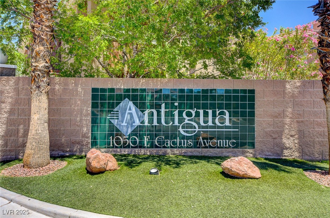 1050 East Cactus Avenue 1035