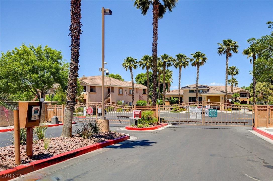 1050 East Cactus Avenue 1035