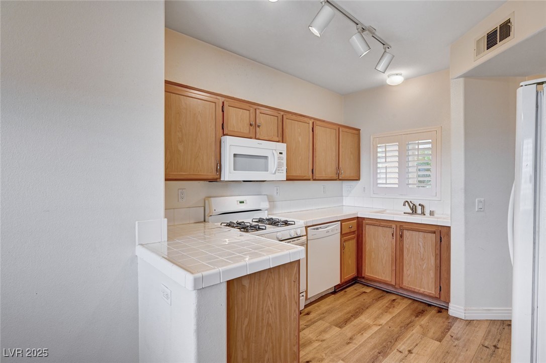 1050 East Cactus Avenue 1035