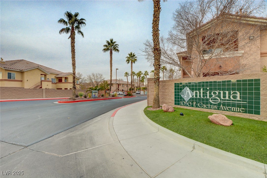 1050 East Cactus Avenue 1035
