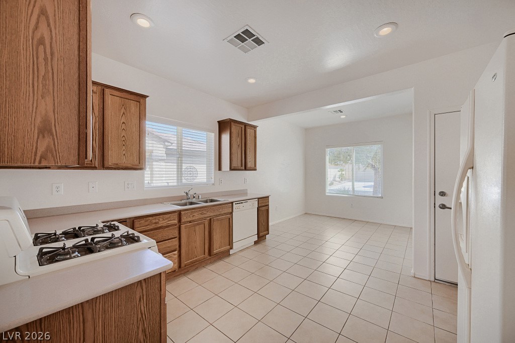 2220 Carrier Dove Way