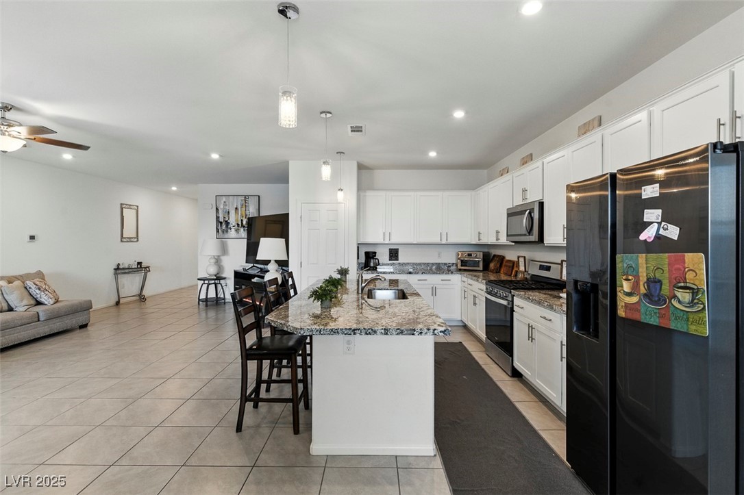 3548 Valley Lily Street