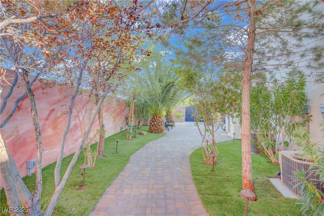 11304 Asilo Bianco Avenue