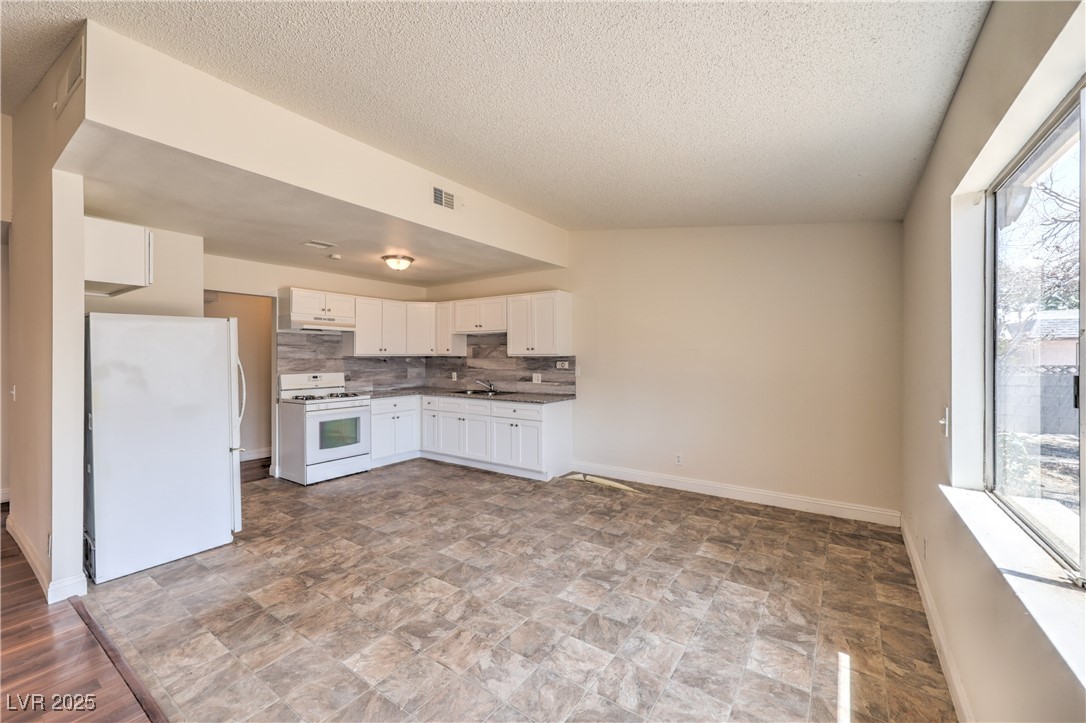 6349 Sparrow Lane